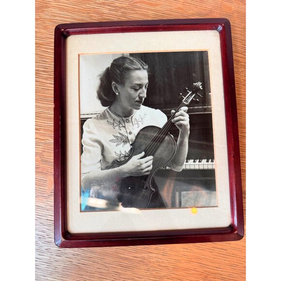 Framed Photo of Woman with Violin + 1993 Handwritten Letter from Mother to Son - Picture 2 of 10